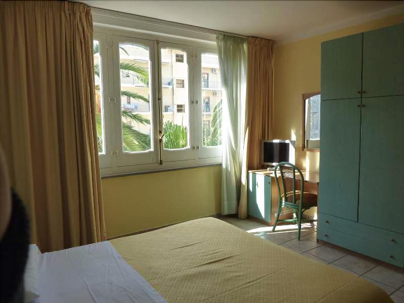 Mediterraneo Palace Hotel Amantea Exterior foto